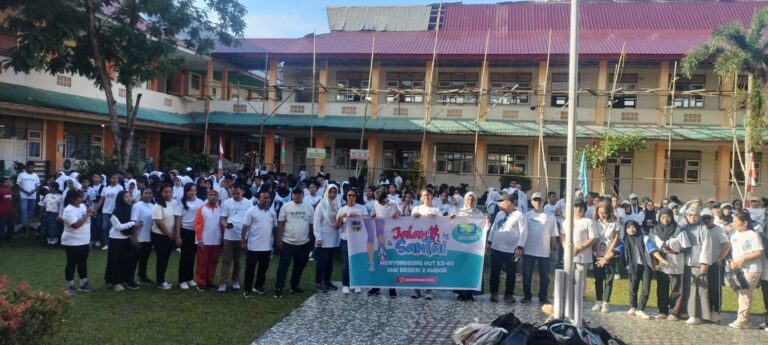 PELEPASAN JALAN SANTAI DALAM RANGKA HUT SMK NEGERI 2 AMBON YANG KE 60